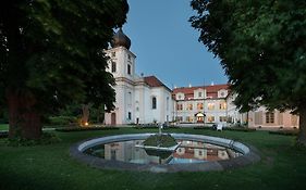 Chateau Garden Retreat